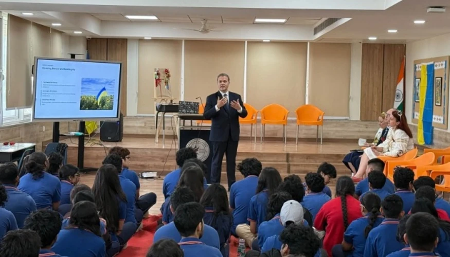 Тематичний урок до Дня захисників і захисниць України в Apeejay School International у Нью-Делі